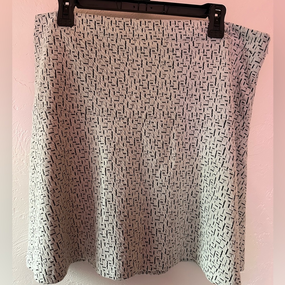 Loft Women’s skirt size 14 NWT white & black Spring Summer Professional